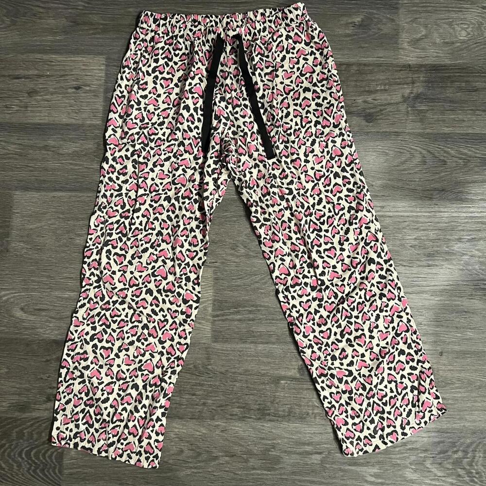 Victoria’s Secret Pink and black leopard print loungewear sleep pants